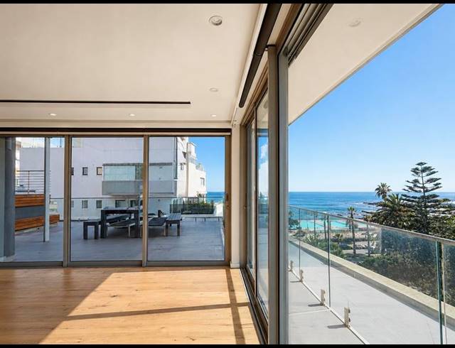 3 BEDROOM APARTMENT FOR SALE IN SEA POINT